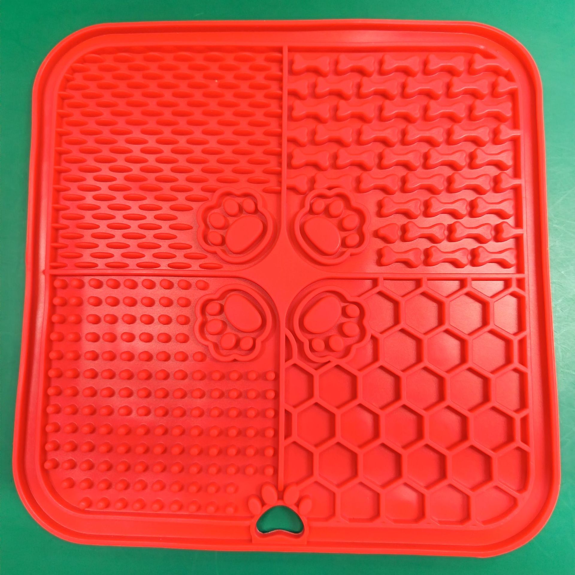 Happy Slow‑Feeding Pet Tableware Mat